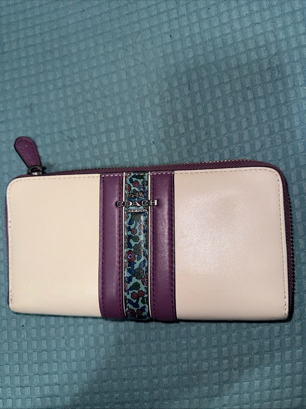 Coach Women's Wallet Accordion Cream & Purple Zip F59561